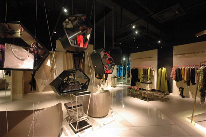 tiêu chí thi công nội thất showroom 2